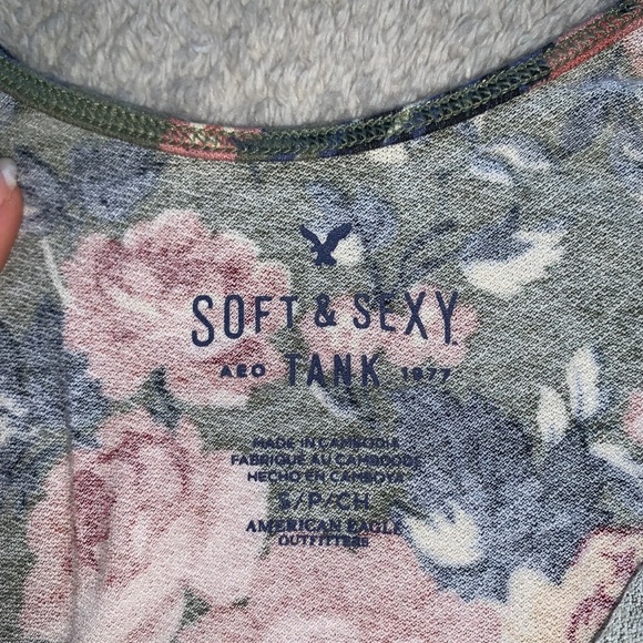 AEO soft and sexy swing tank - Picture 2 of 2